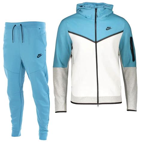 lichtblauw met wit nike tech|nike tech fleece.